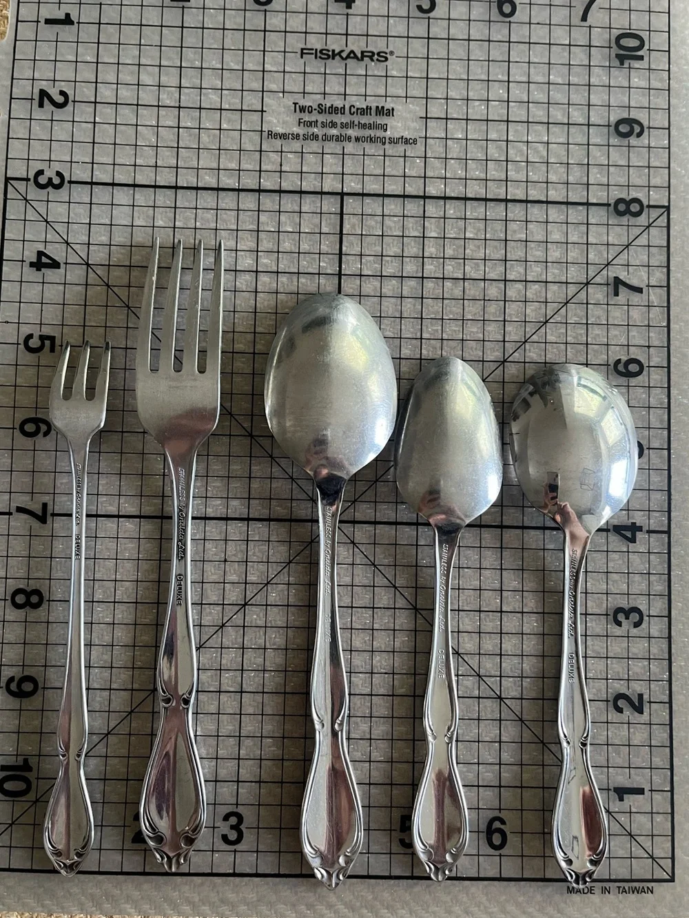 Strathmore Stainless Spoons (4) by ONEIDA *plus bonus jelly spoon